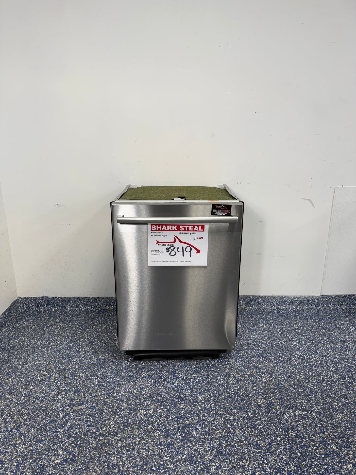 SHX78CC5UC 800 Series BOSCH Built-In Dishwasher with 3rd Rack, 42 dBA, Large Capacity, Smart Wi-Fi, 24 Inch, and Interior Clean with Machine Care Features at Appliance Shark Discount Appliance Store in Overland Park, Johnson County, Kansas