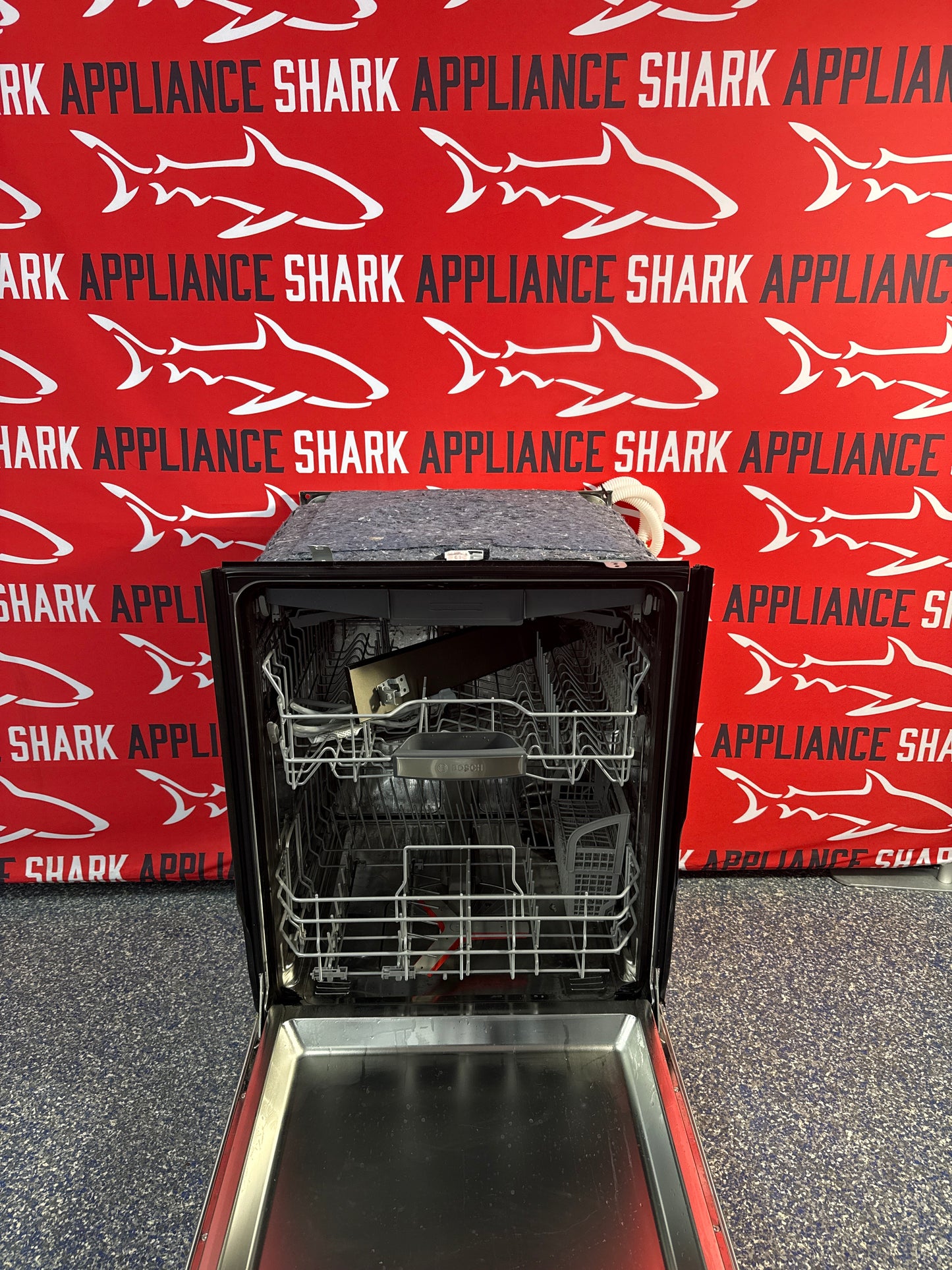 Save on this discounted BOSCH CrystalDry dishwasher at Appliance Shark, serving Kansas City.