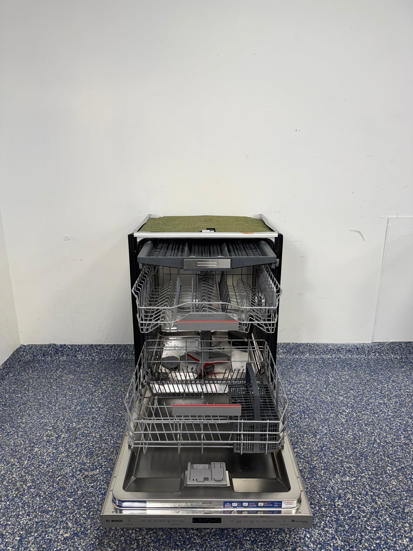 24 In BOSCH 800 Series Built-In Dishwasher with Rackmatic and Flexspace Tines, Easyglide Rack System, Large Interior, CrystalDry, Sanitization & Half-Load Settings at the Best Scratch and Dent Discount Appliance Store in KC Metro
