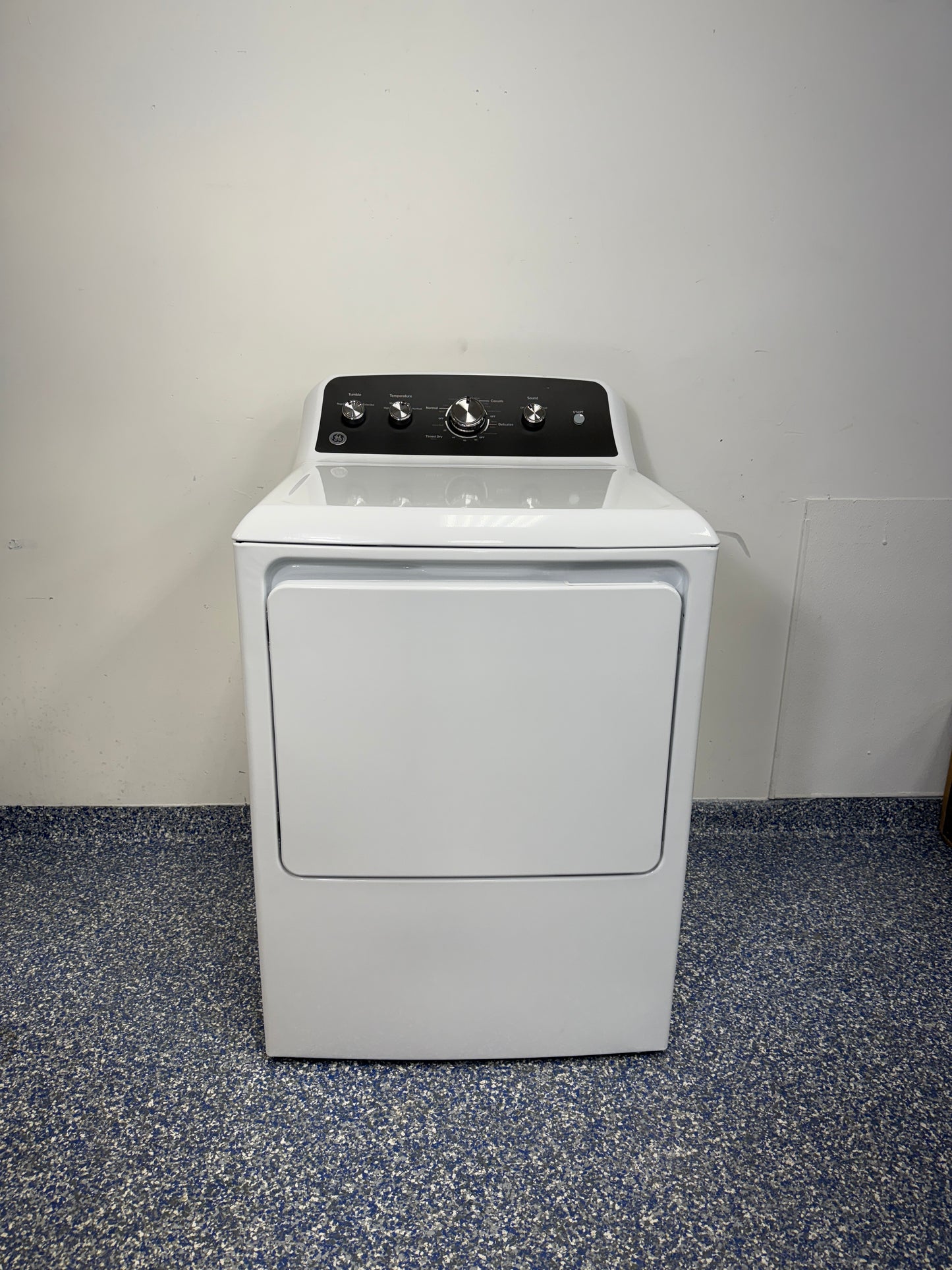 7.2 Cu.Ft. Large Capacity GE Gas Dryer with AutoDry, Extended Tumble & Delicate Cycles at Appliance Shark, the Best Scratch and Dent Appliance Store in Kansas City Area
