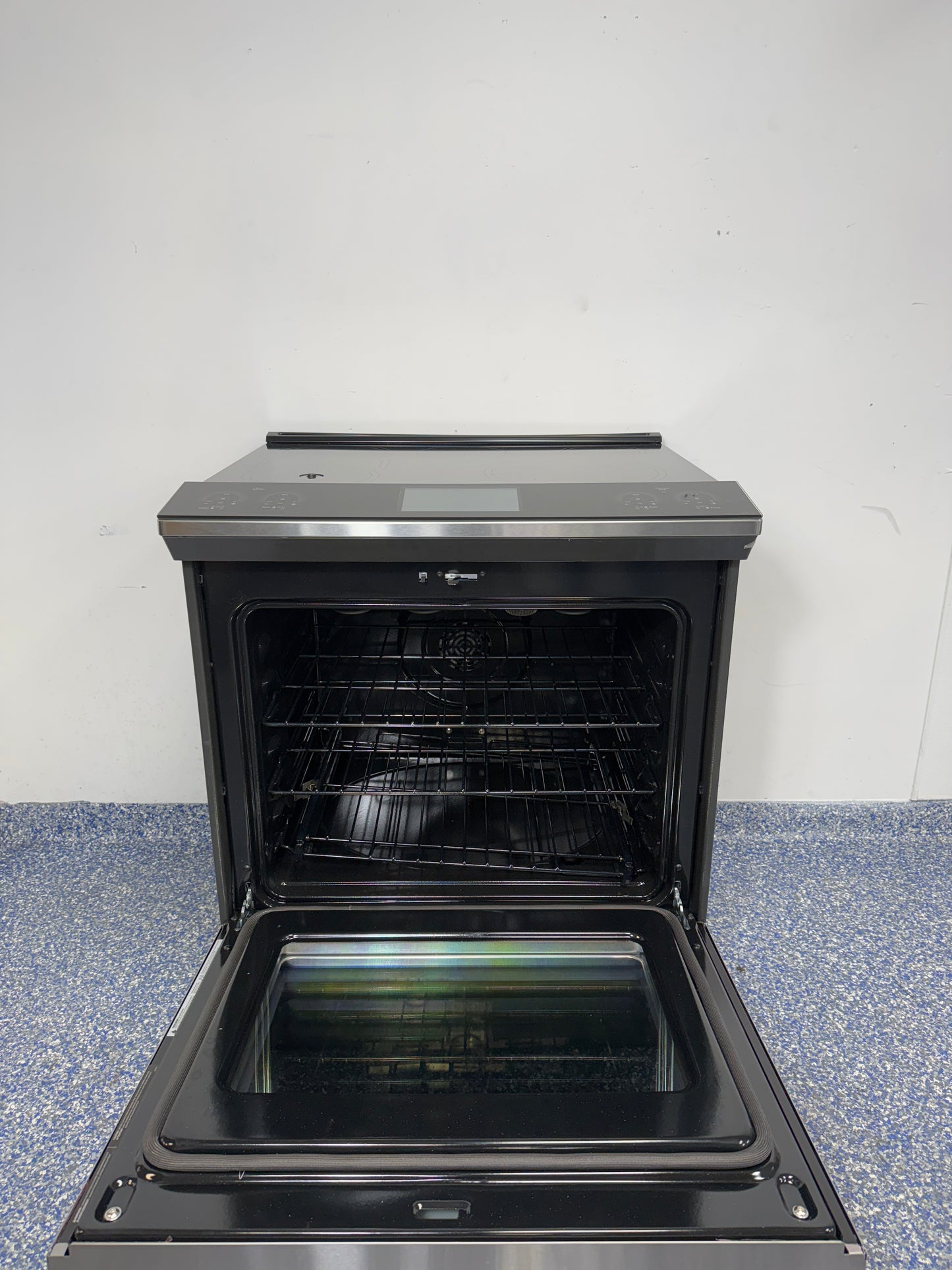 PHS93XYPFS | 5.3 Cu.Ft. GE Profile Slide-In Electric Induction Range with In-Oven CookCam via smartphone with the SmartHQ App, True Convection Oven, No Preheat, Air Fry, Sous Vide Capability, and Steam Oven Cleaning at Appliance Shark Scratch and Dent Store in Overland Park, Kansas