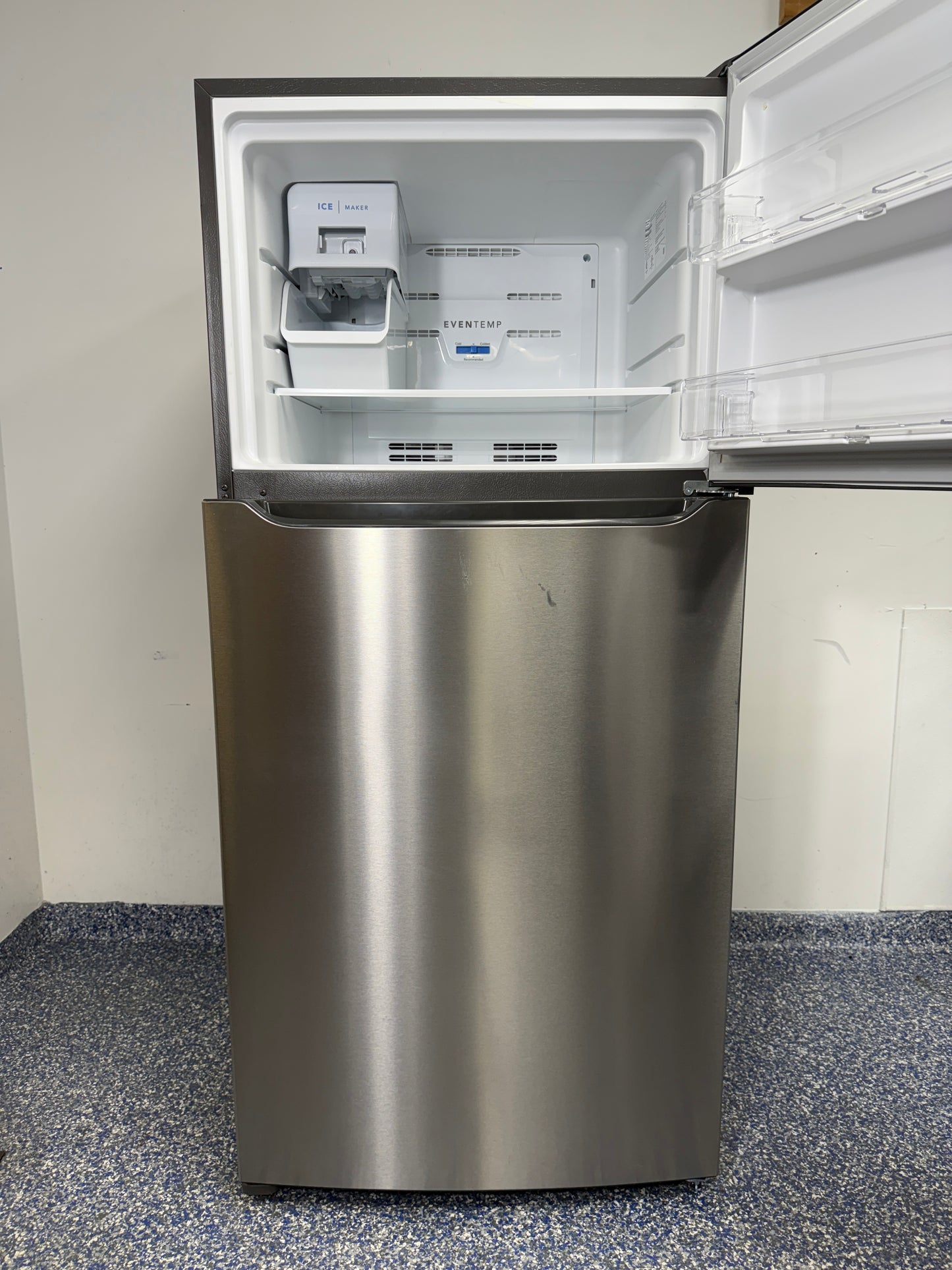 LFTR2045VF | 20.0 Cu.Ft. FRIGIDAIRE Top Freezer Refrigerator with LED Lighting, Ice Maker, Automatic Defrost, and Frost Free Operation at the Best Discount Appliance Store in KC Metro