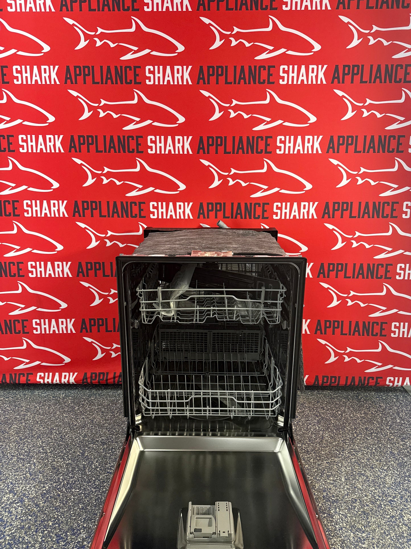 Scratch-dent LG dishwashers at Appliance Shark. Kansas City's best scratch-dent appliance store.