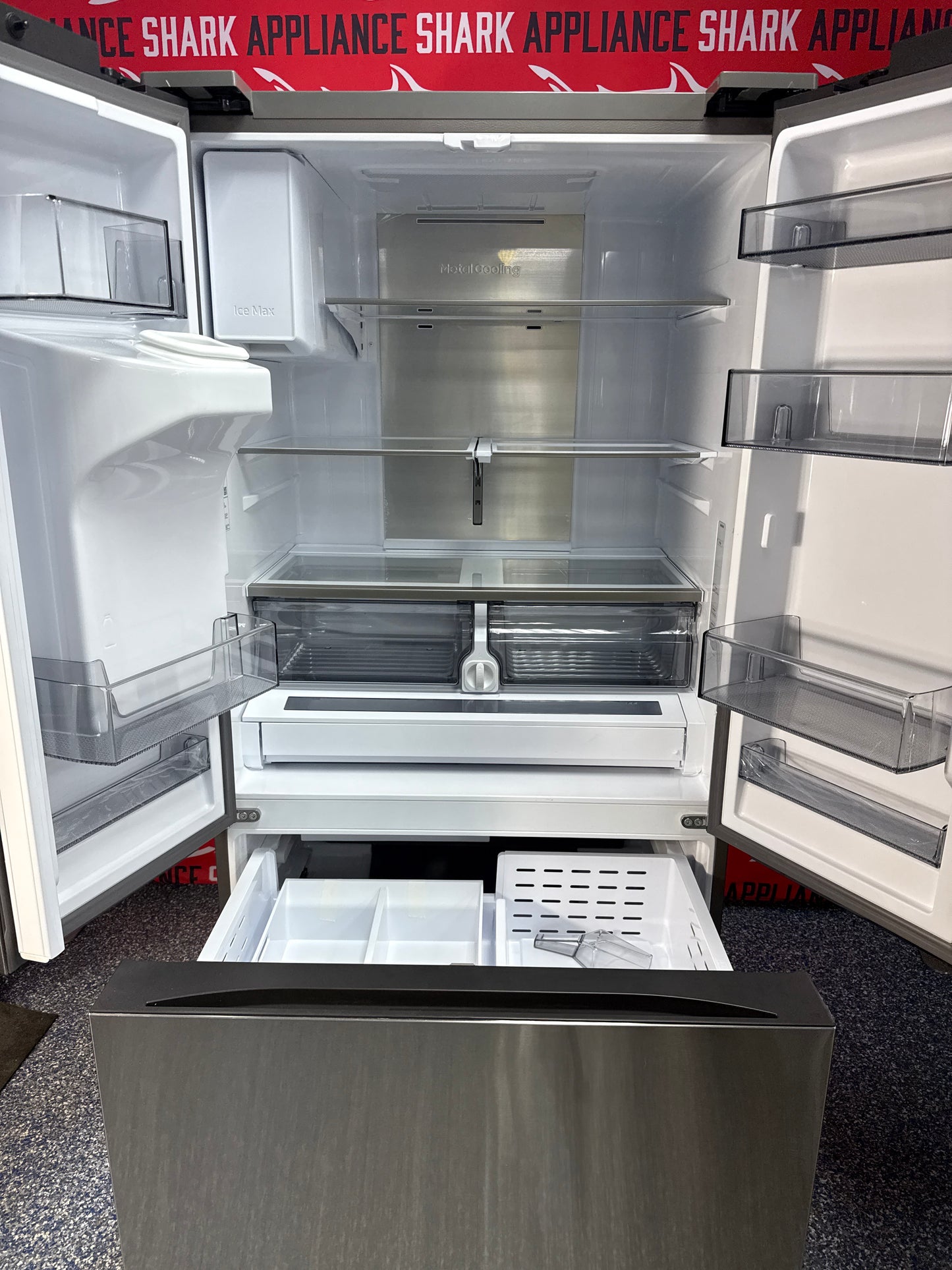 Scratch-dent SAMSUNG French door refrigerator at Appliance Shark. Kansas City’s best appliance store.