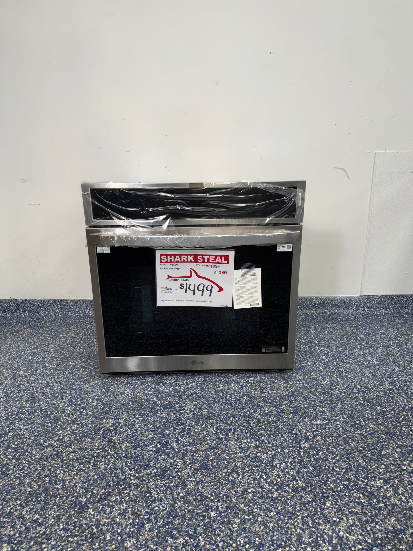 WSEP4727F LG Wall Oven with Steam Sous Vide, Air Fry, Steam Baking and Roasting Modes, EasyClean, Self Clean, SmoothTouch Glass Controls, and InstaView Window at Appliance Shark Scratch and Dent Discount Appliance Store in Overland Park, Kansas