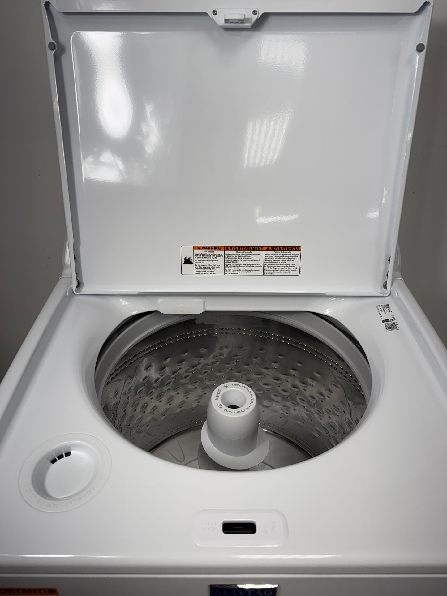 MVW4505MW | 5.2 Cu.Ft. Top Load MAYTAG Washing Machine with Deep Fill, Stainless Steel Tub, and Agitator at the Best Scratch and Dent Appliance Store in Kansas City Metro