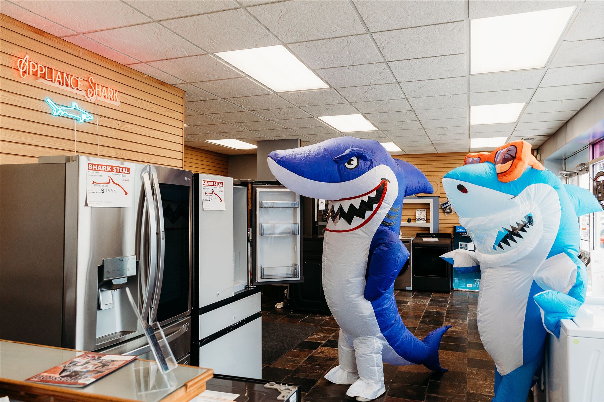 Dealio & Dinero Shopping at Appliance Shark Discount Appliance Store in Overland Park