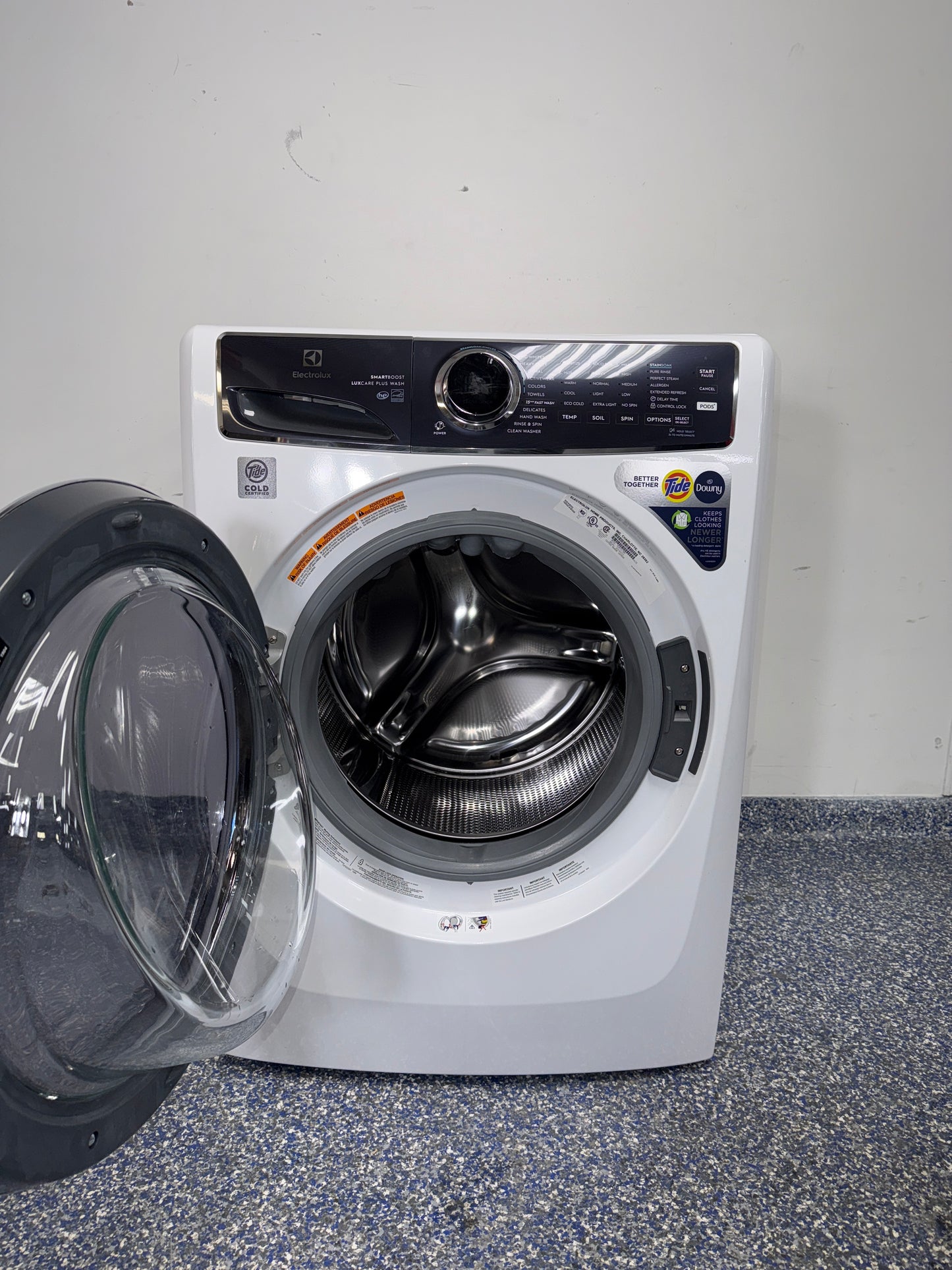 ELECTROLUX ELFW7637AW2 front load washer control panel in Overland Park near Kansas City