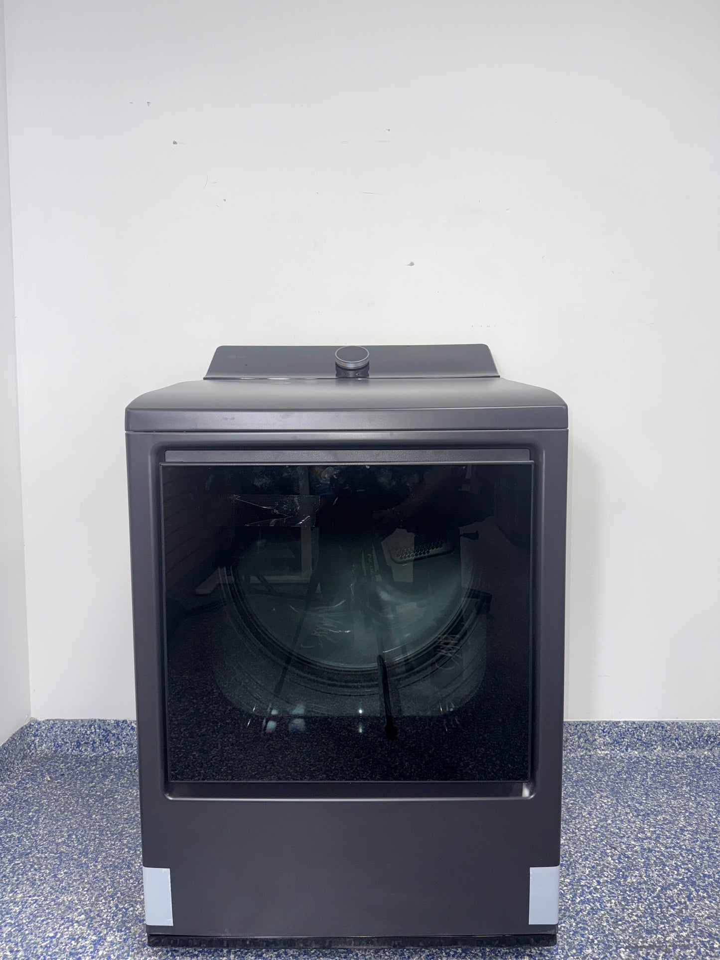 The LG DLEX8600BE electric dryer from the front, highlighting its EasyLoadâ„¢ Door and a great deal in Kansas.