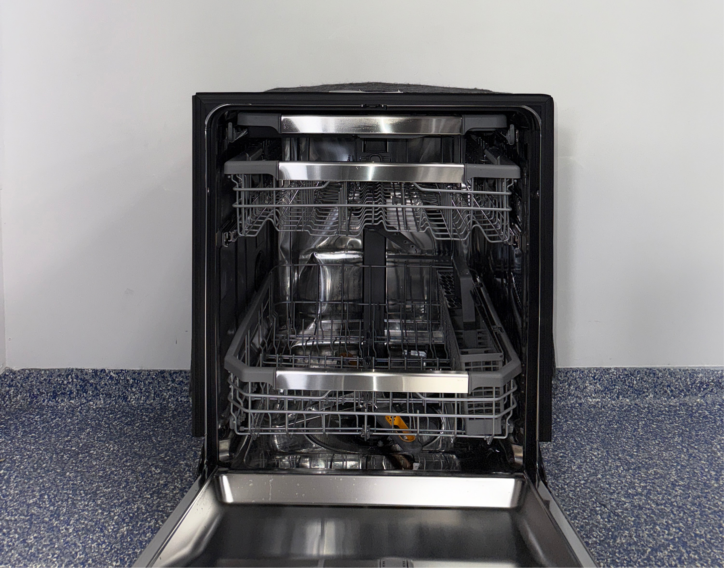 The LG LDPM6762S dishwasher interior, showcasing its Dynamic Heat Dry feature, an ideal appliance for homes in Overland Park.