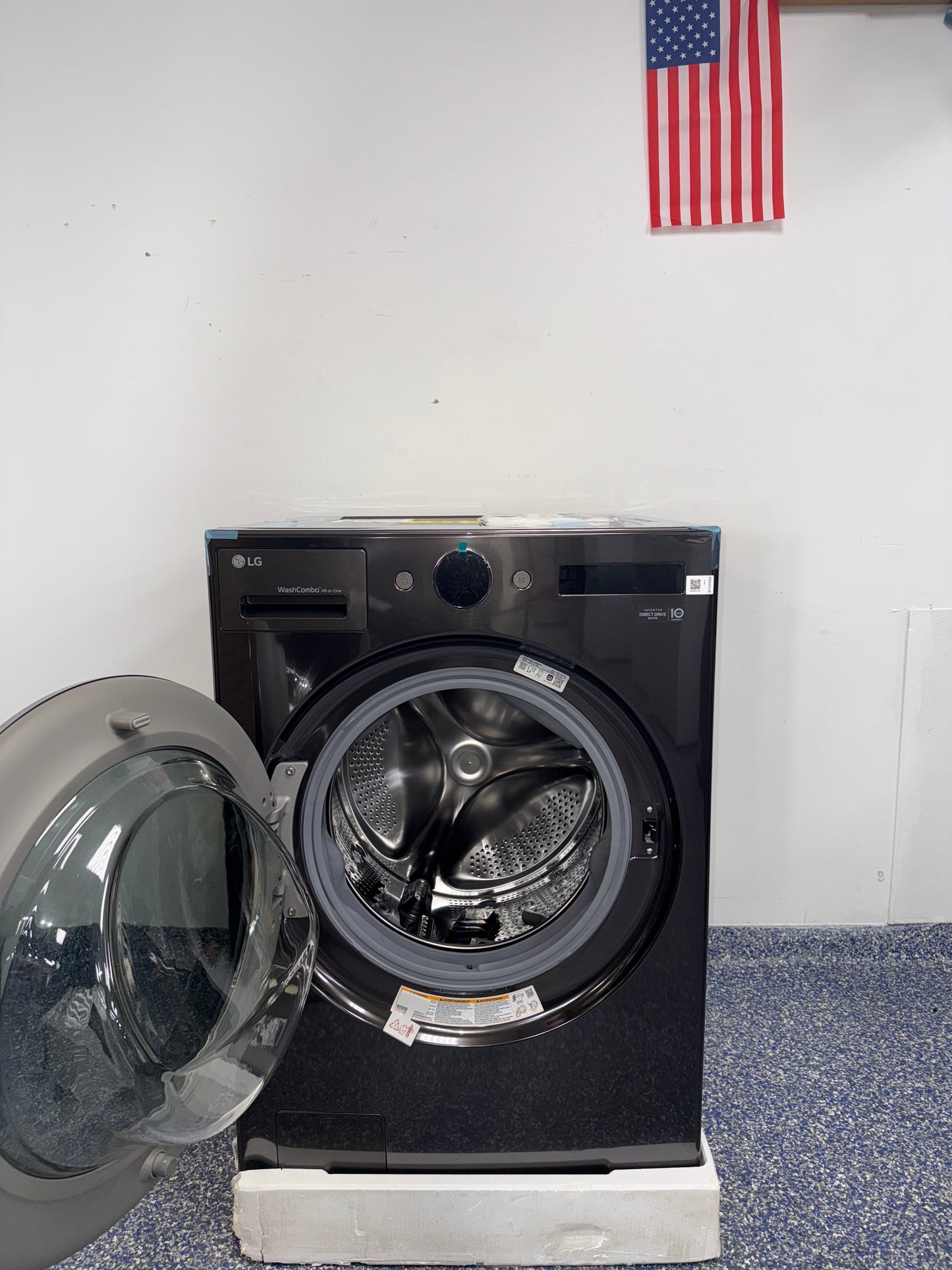 AI Fabric & Weight Sensor control panel of the LG WM6998HBA washer/dryer combo, featured in Kansas City homes.