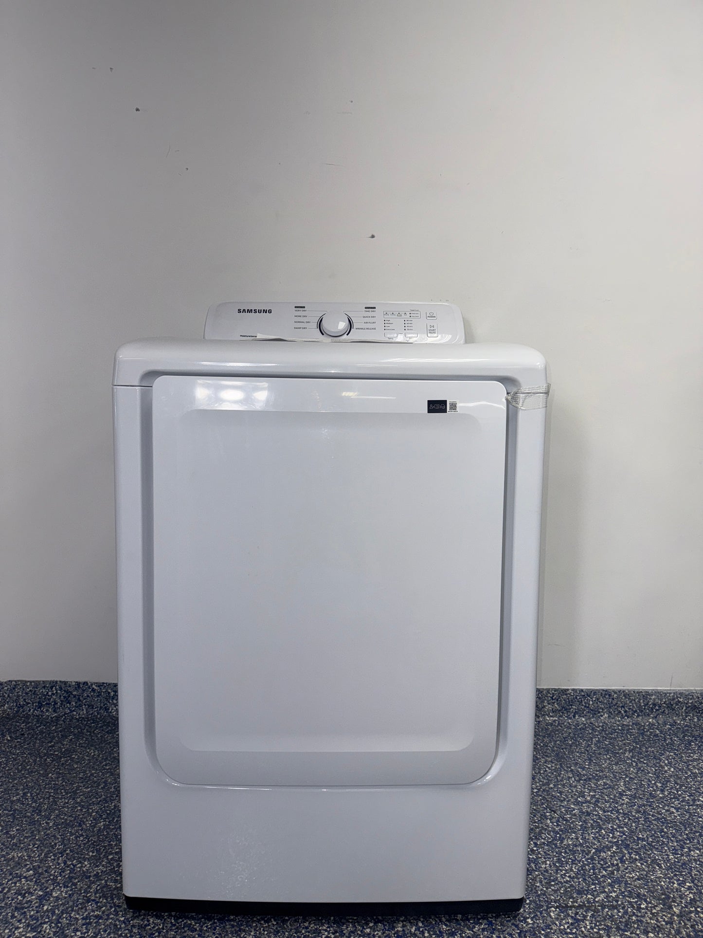 The SAMSUNG DVE41A3000W electric dryer from the front, highlighting its Sensor Dry feature and a great deal in Kansas.