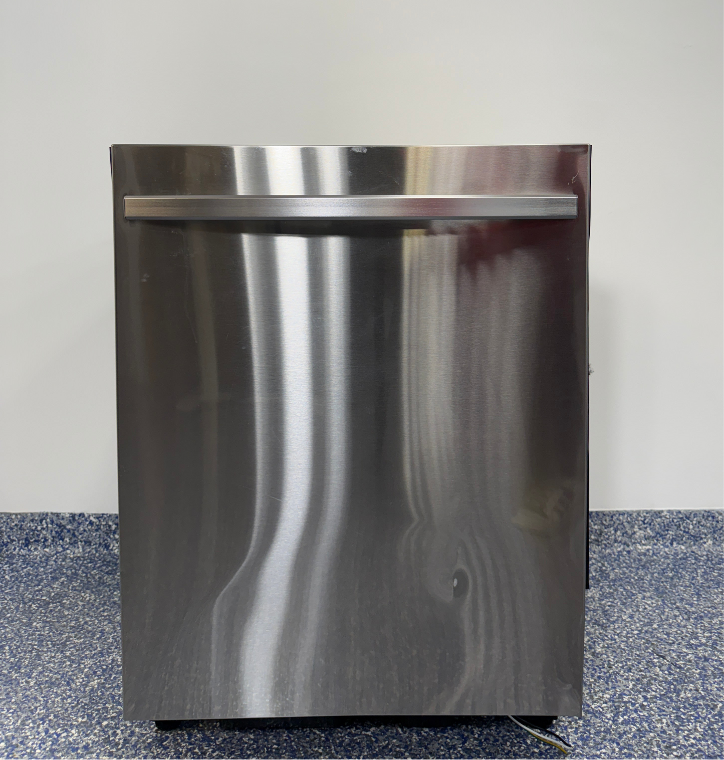 SAMSUNG DW80CG5451SR built-in dishwasher in stainless steel, available at Appliance Shark as the best scratch and dent dishwasher deal in Kansas City.
