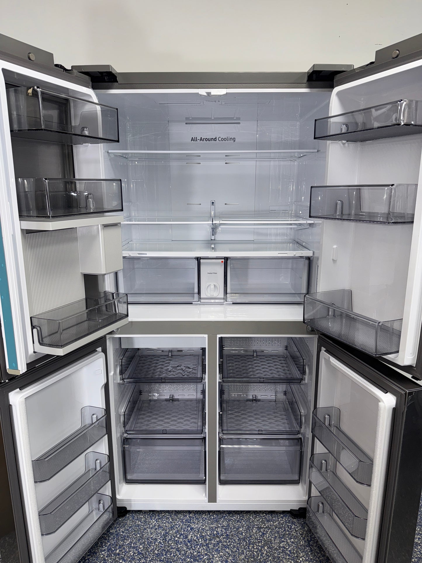 SAMSUNG RF23B7671SR Beverage Center™ feature in Kansas City