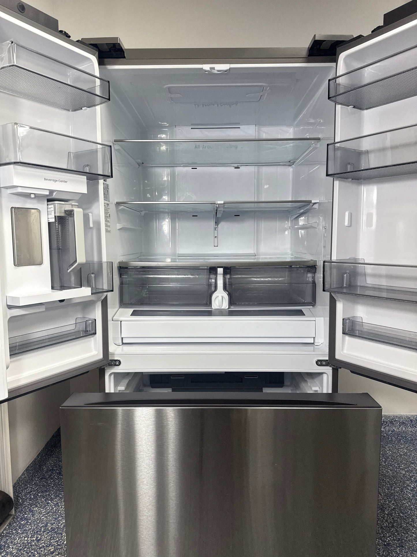 SAMSUNG RF32CG5300SR refrigerator with 31.6 cu. ft. capacity, sold at discount as a scratch and dent deal in Kansas City.