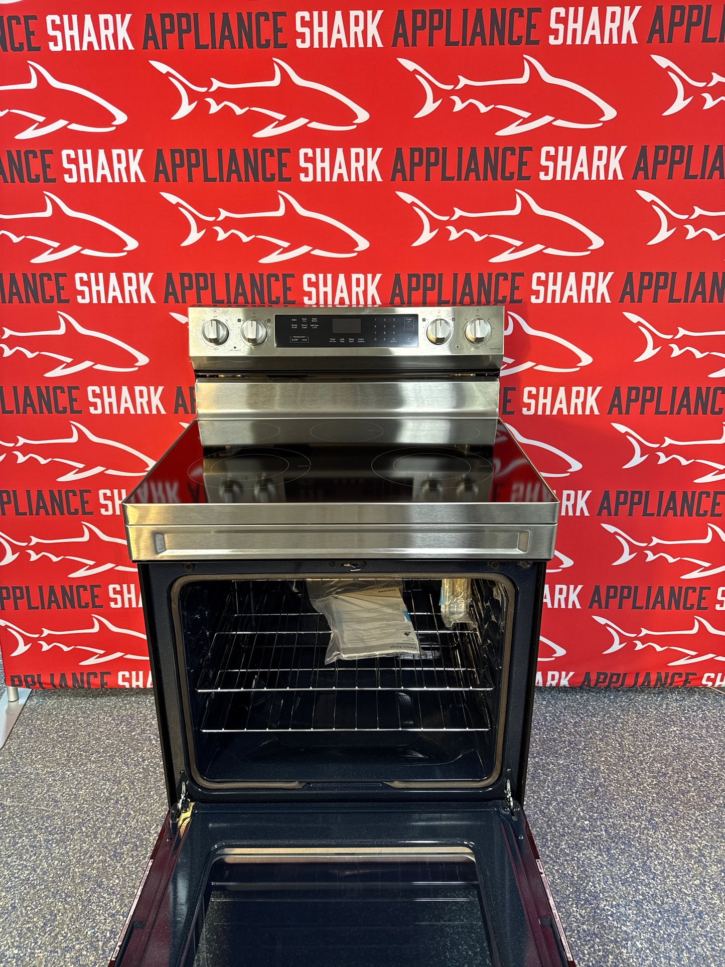 SAMSUNG 30-in 5-Element 6.3 cu. ft. Freestanding Electric Range – NE63A6311SS