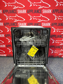 MAYTAG 24-in Front Control Built-In Dishwasher – MDFS3924RB3*