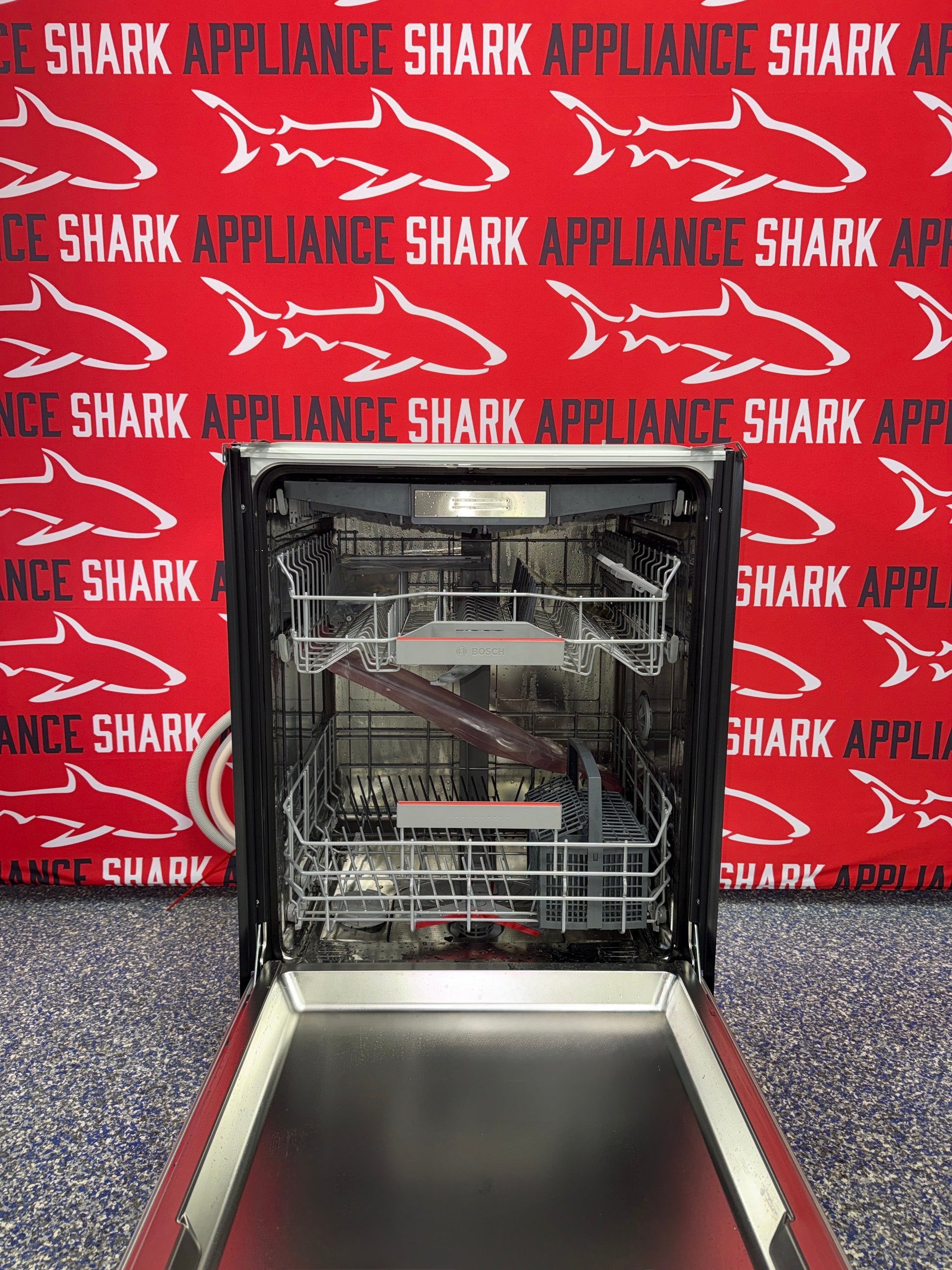 Scratch-dent BOSCH built-in dishwasher at Appliance Shark. Kansas City’s best dishwasher store.