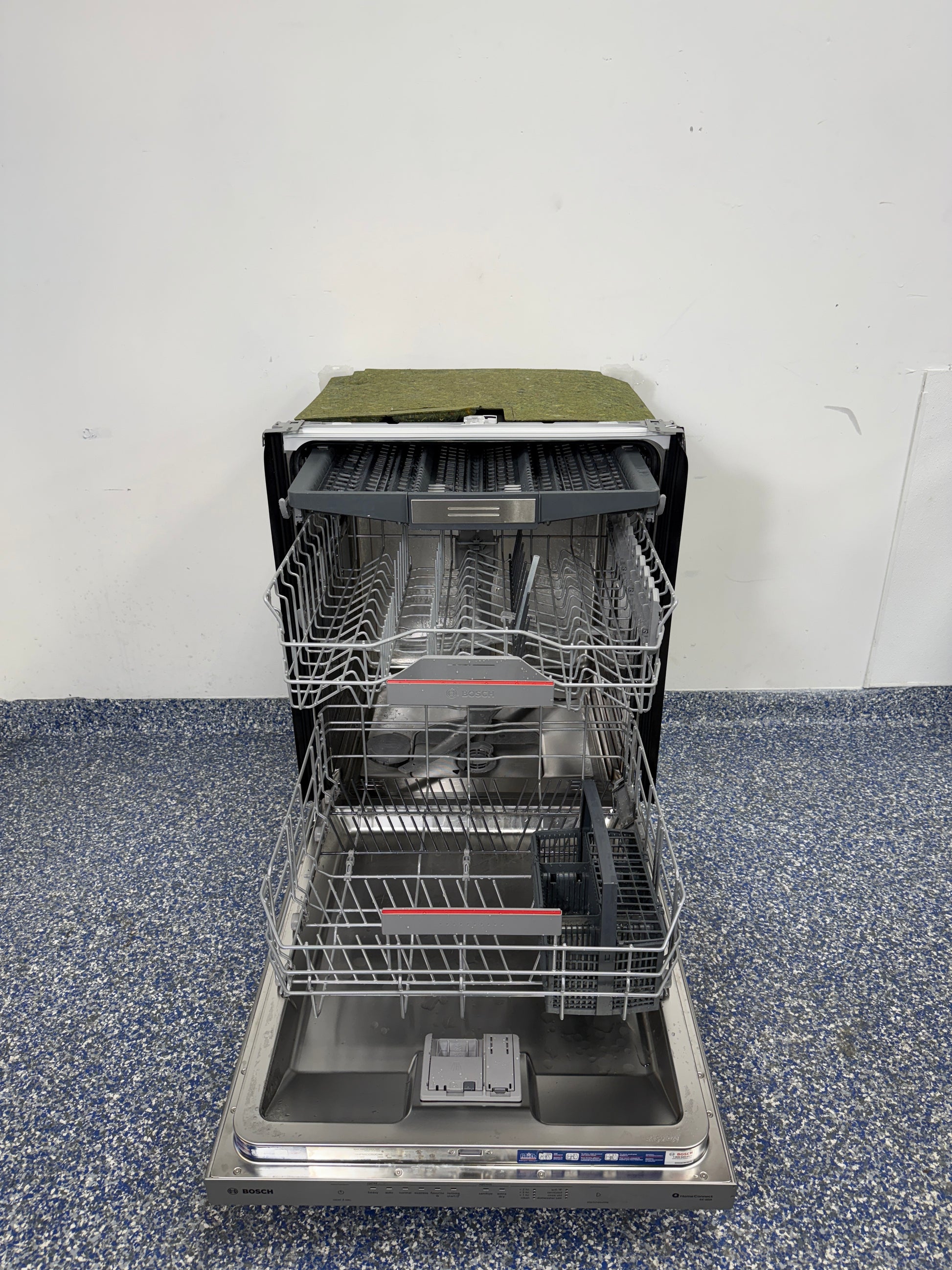 24 In. BOSCH 500 Series Built-In Dishwasher with PureDry, PrecisionWash, Sanitize Option, and Extra Dry at Appliance Shark Scratch and Dent Discount Appliance Store in Overland Park, Kansas