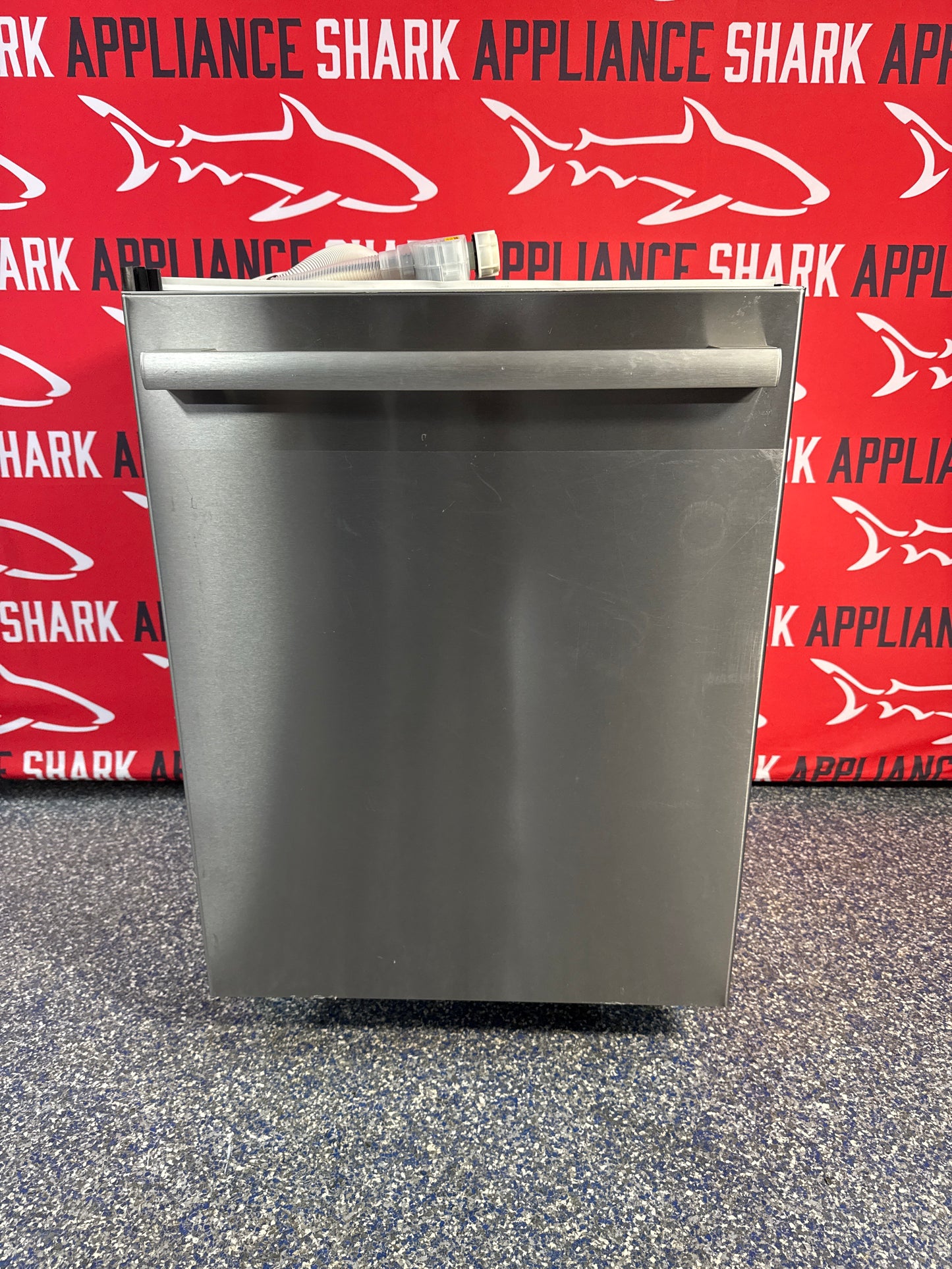 Shop this BOSCH built-in dishwasher scratch and dent deal at Appliance Shark in Overland Park, KS.