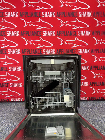 Discount SAMSUNG built-in dishwasher at Appliance Shark in Overland Park, KS.