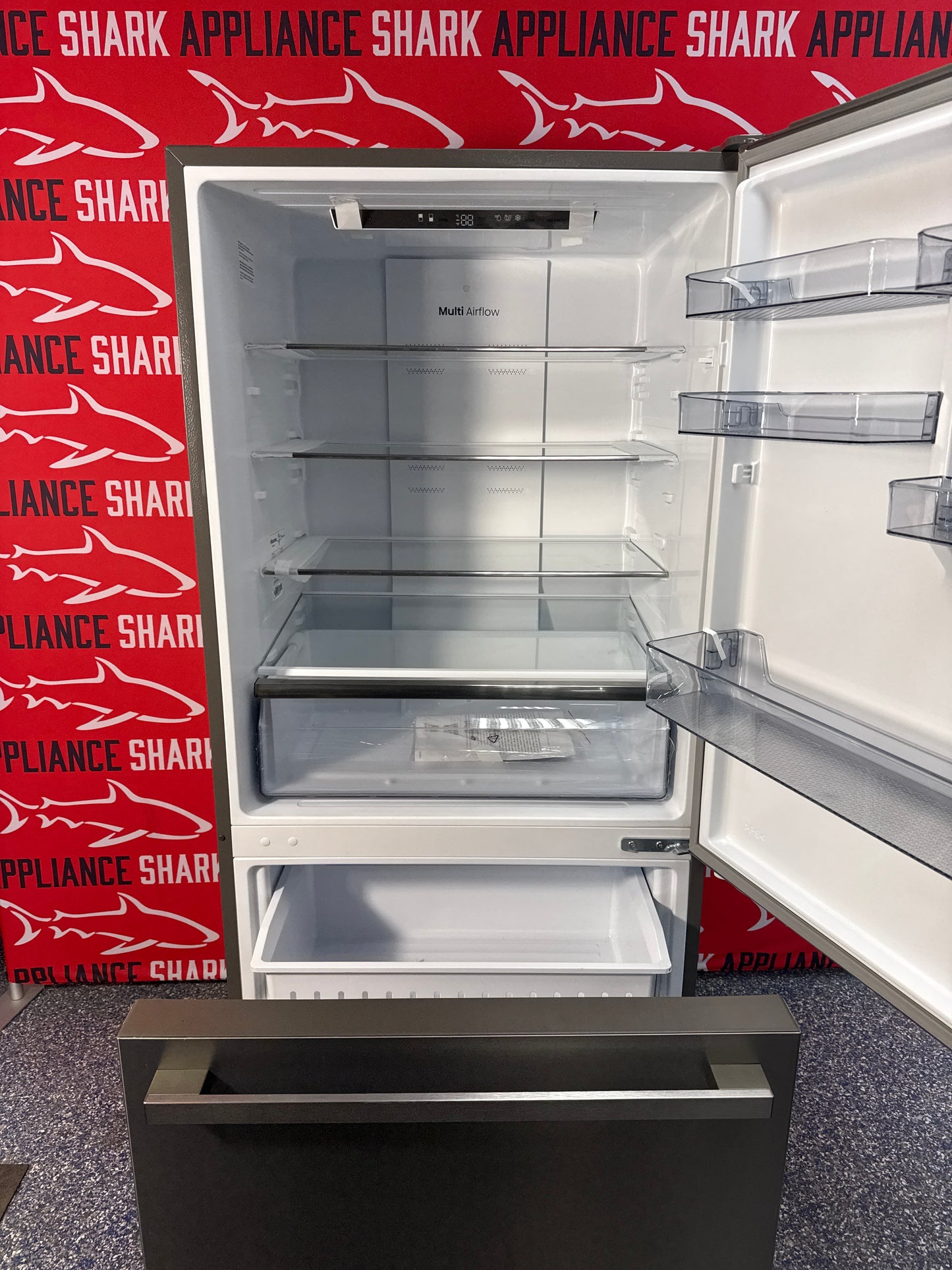 HISENSE 17.2 cu ft Bottom Freezer Refrigerator 31.1" – HRB171N6ASE