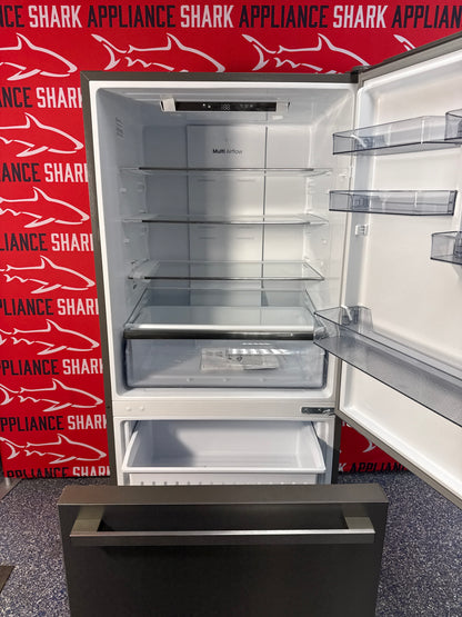 HISENSE 17.2 cu ft Bottom Freezer Refrigerator 31.1" – HRB171N6ASE