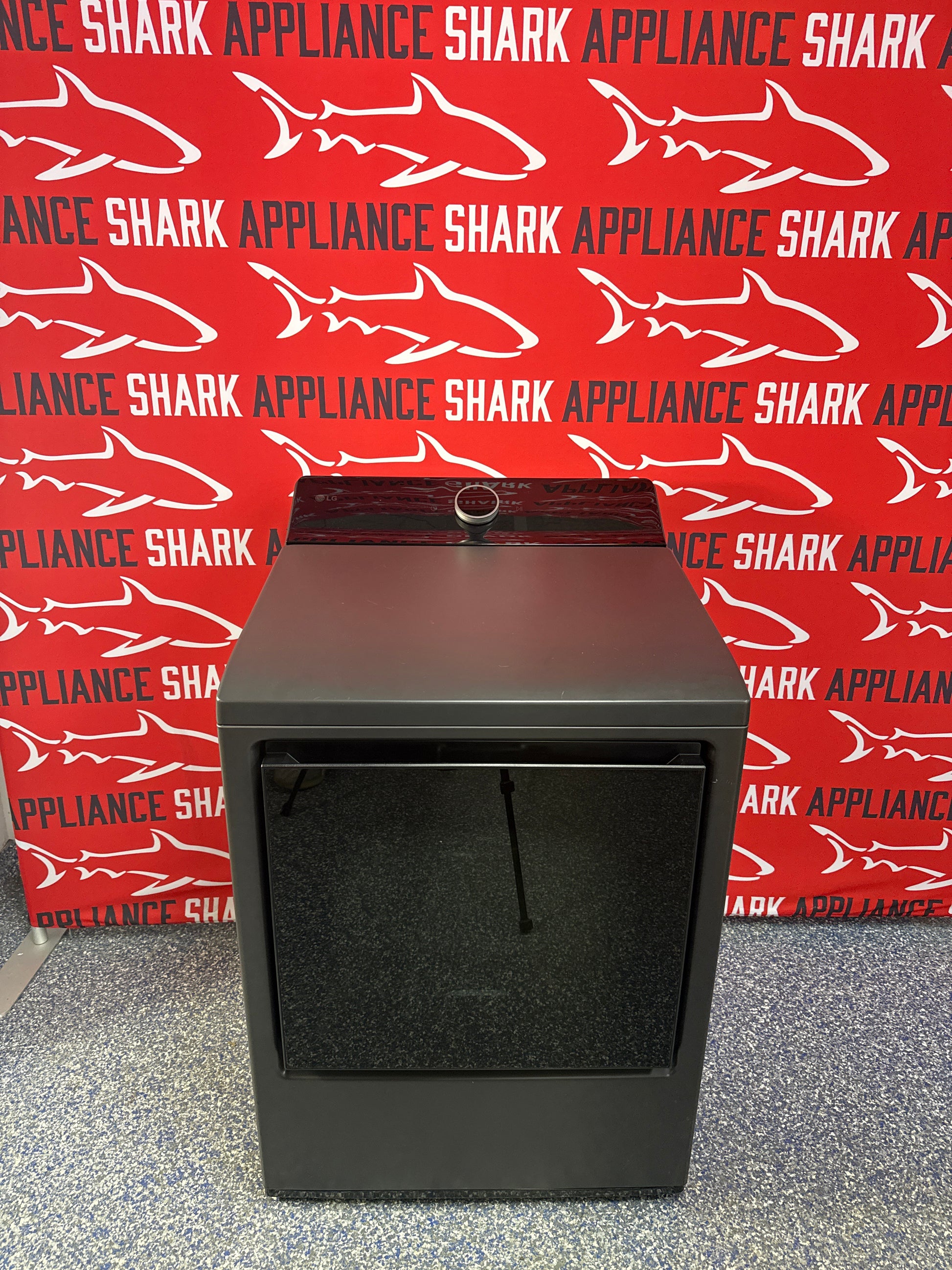 Discount LG electric dryer at Appliance Shark. Overland Park, KS’s premier scratch-dent appliance store.