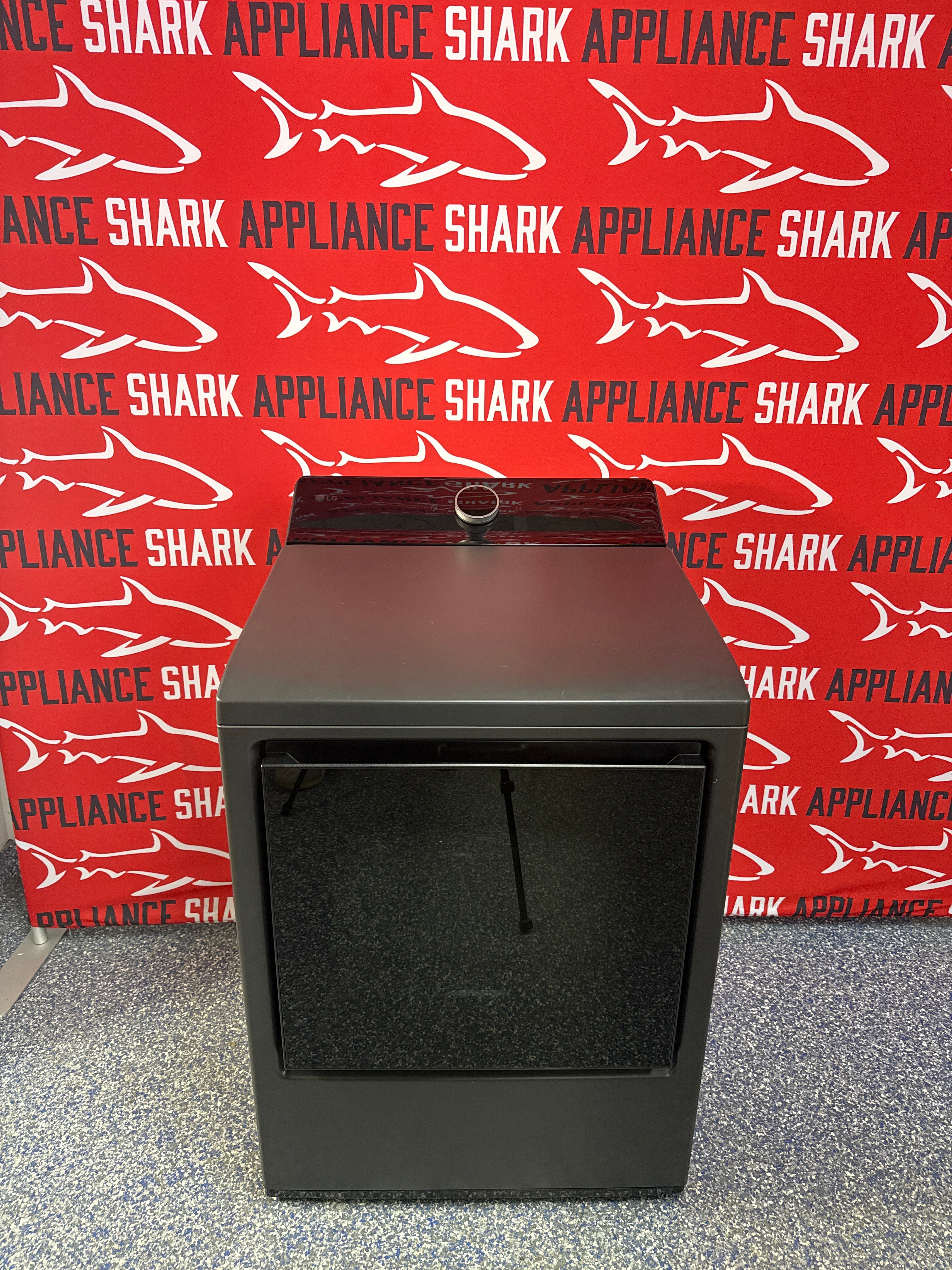 Discount LG electric dryer at Appliance Shark. Overland Park, KS’s premier scratch-dent appliance store.