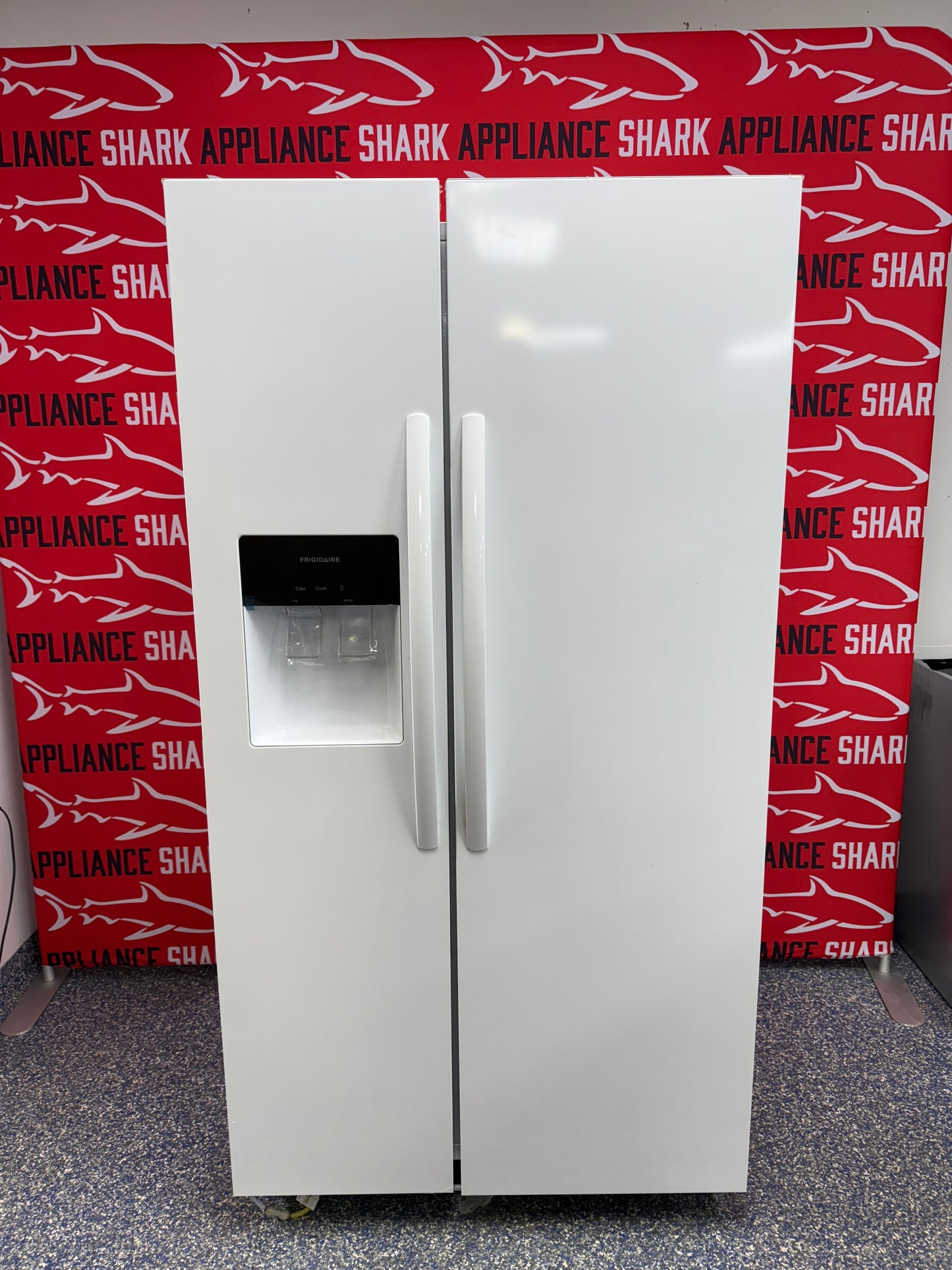 Discount FRIGIDAIRE side-by-side refrigerator at Appliance Shark in Overland Park, KS.