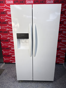 Discount FRIGIDAIRE side-by-side refrigerator at Appliance Shark. Overland Park, KS's premier scratch-dent appliance store.