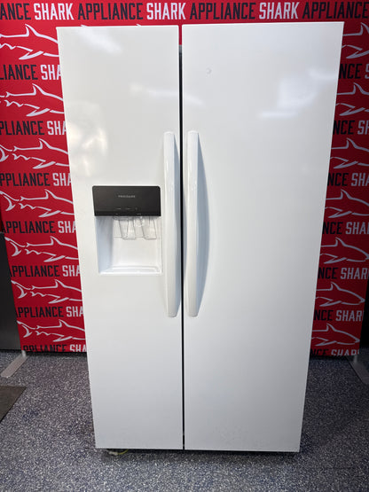 Discount FRIGIDAIRE side-by-side refrigerator at Appliance Shark. Overland Park, KS's premier scratch-dent appliance store.
