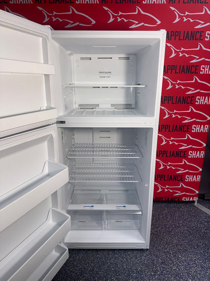 Scratch-dent FRIGIDAIRE top freezer refrigerator at Appliance Shark. Kansas City's best scratch-dent appliance store.
