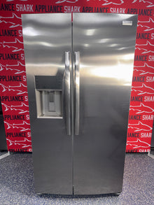 Scratch-dent FRIGIDAIRE Gallery side-by-side refrigerator at Appliance Shark. Kansas City's best scratch-dent appliance store.