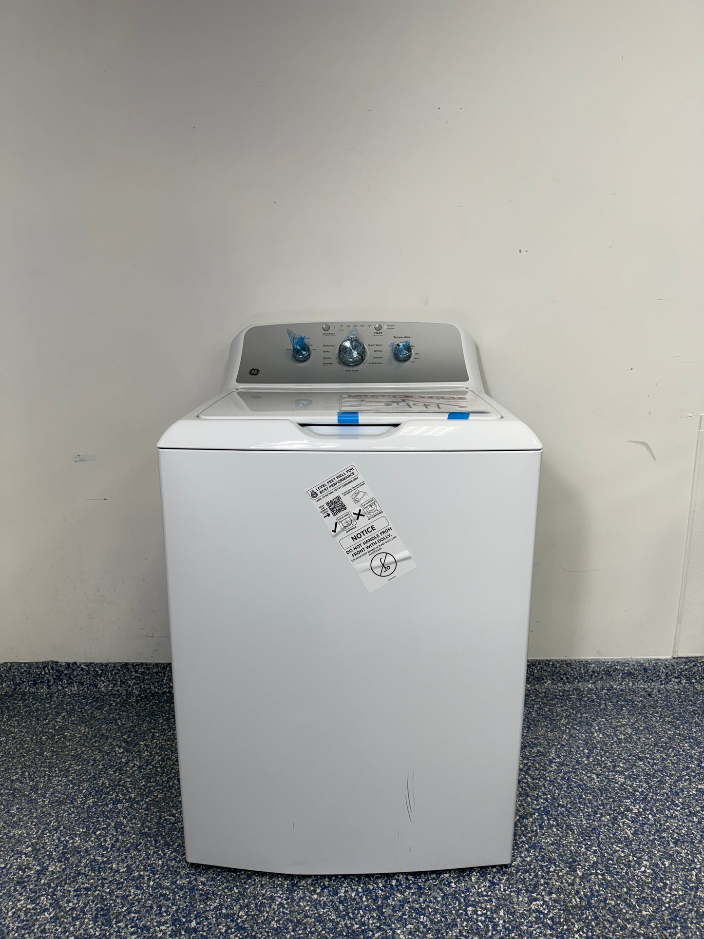GTW385ASWWS | 4.3 Cu.Ft. GE Top Load Washing Machine with Deep Rinse, Dial Controls, and High Efficiency Operation at Appliance Shark Scratch and Dent Store in Overland Park, Kansas