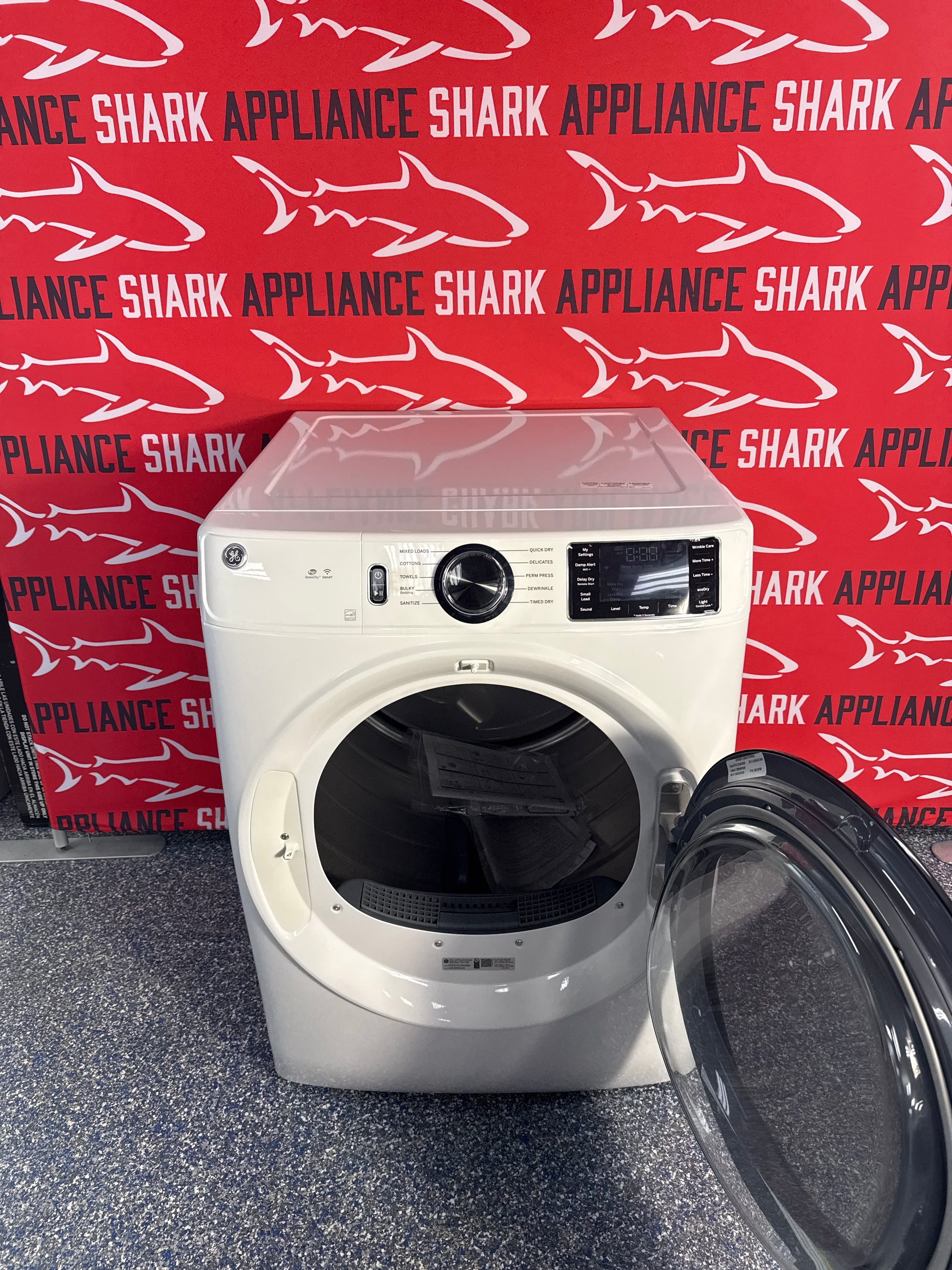 Scratch-dent GE electric dryer at Appliance Shark. Kansas City's best appliance store.