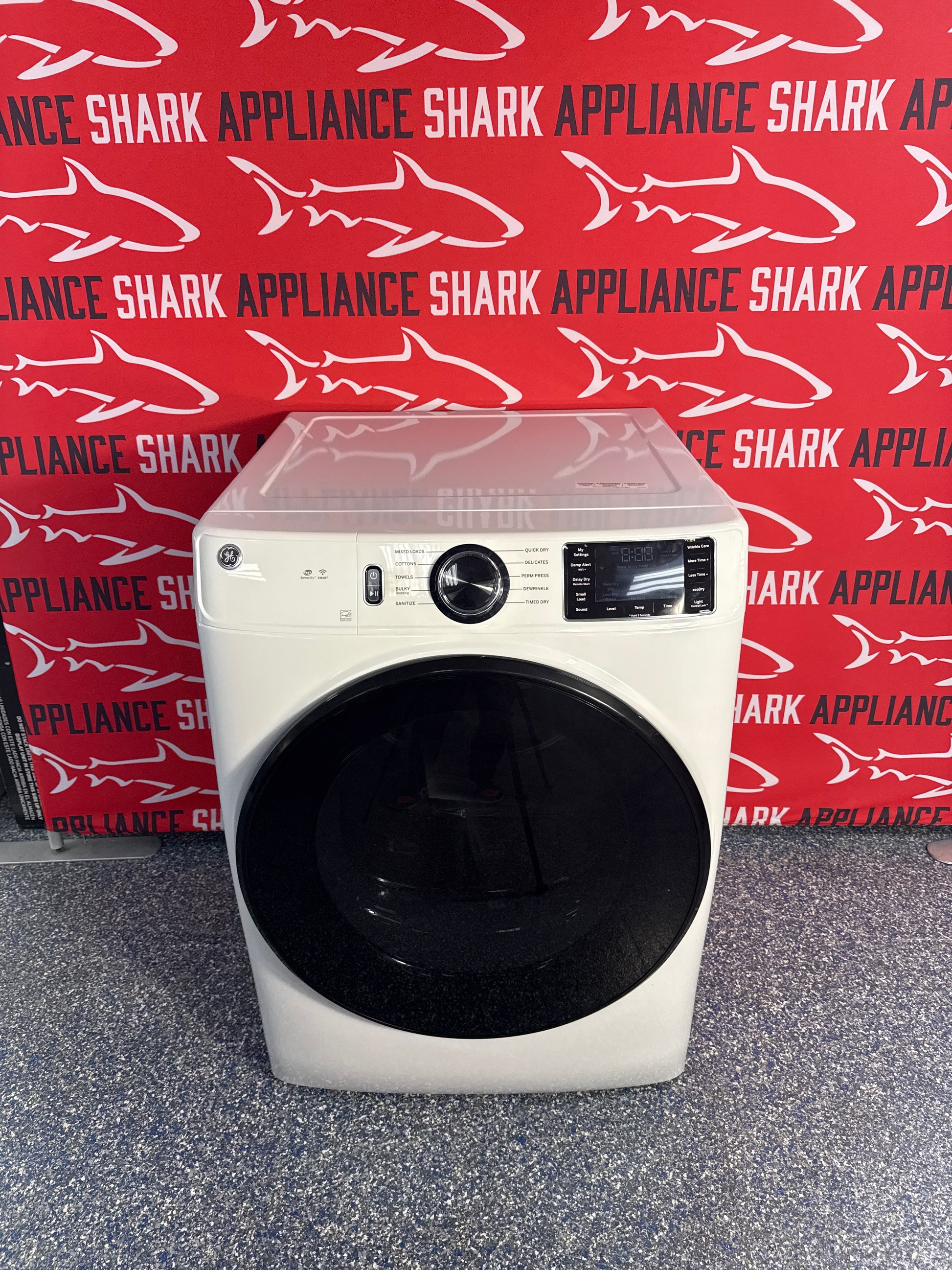 Discount GE electric dryer at Appliance Shark. Overland Park, KS's premier scratch-dent appliance store.