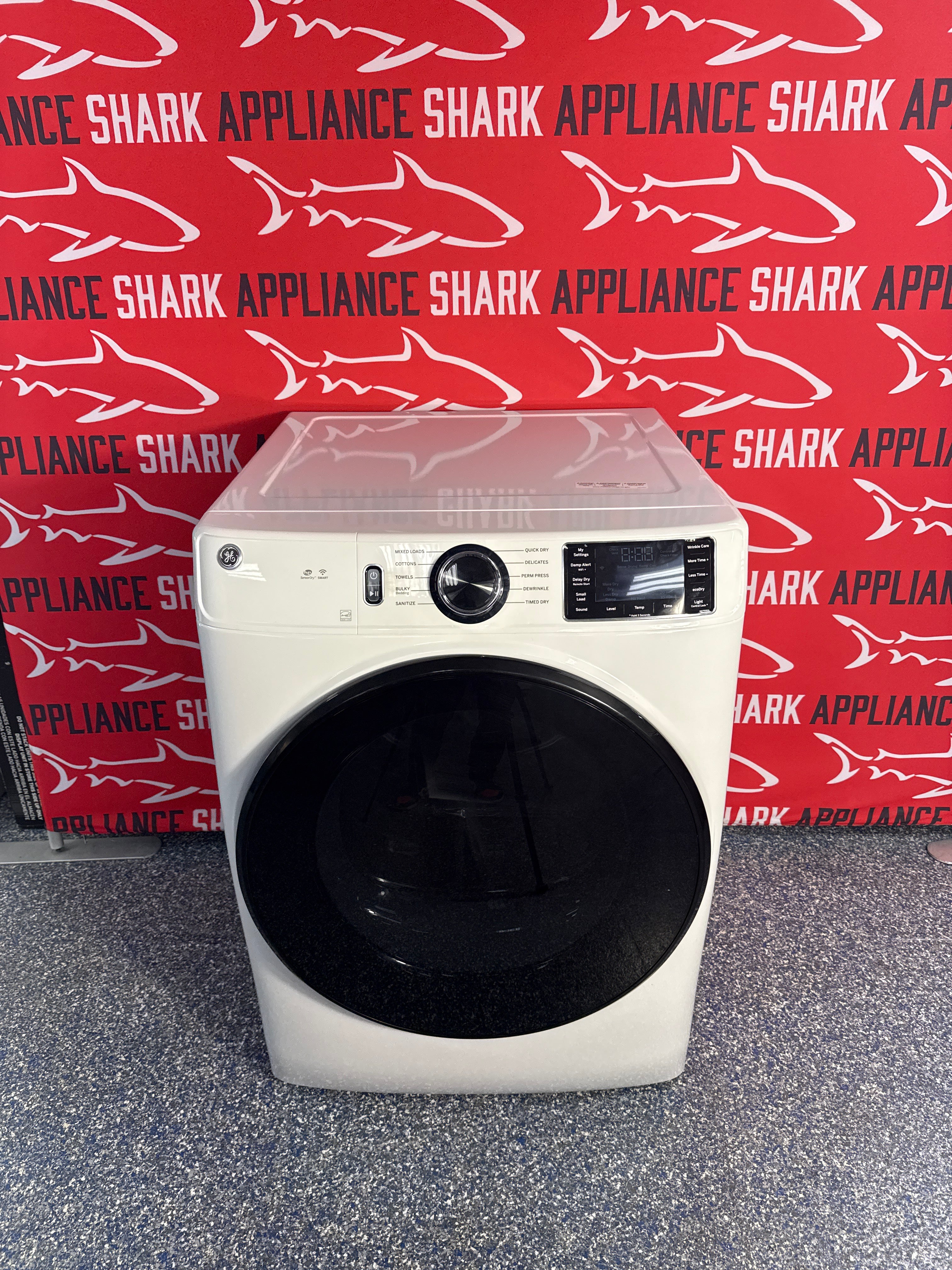 Discount GE electric dryer at Appliance Shark. Overland Park, KS's premier scratch-dent appliance store.