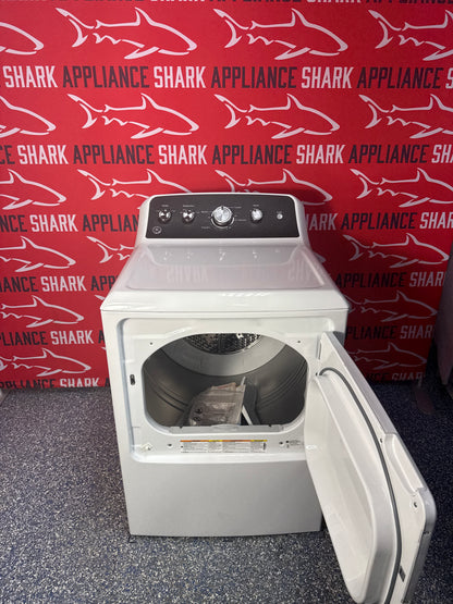 Scratch-dent GE dryer at Appliance Shark. Kansas City’s best appliance store.