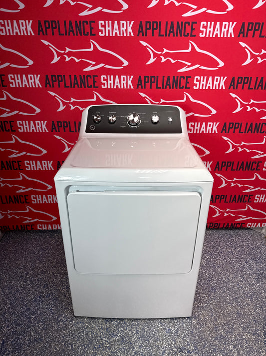 Discount GE gas dryer at Appliance Shark. Overland Park, KS’s premier scratch-dent appliance store.