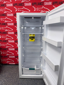 Scratch-dent HISENSE upright freezers at Appliance Shark. Kansas City's best scratch-dent appliance store.