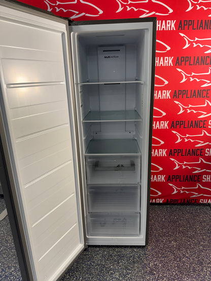 Scratch-dent HISENSE upright freezers at Appliance Shark. Kansas City's best scratch-dent appliance store.