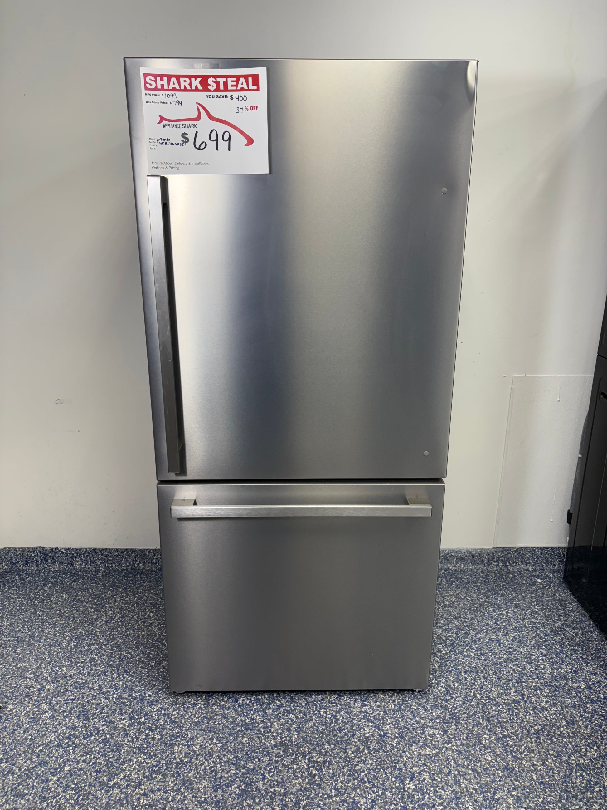 Appliance Shark has Hisense scratch and dent special in Overland Park, Kansas
