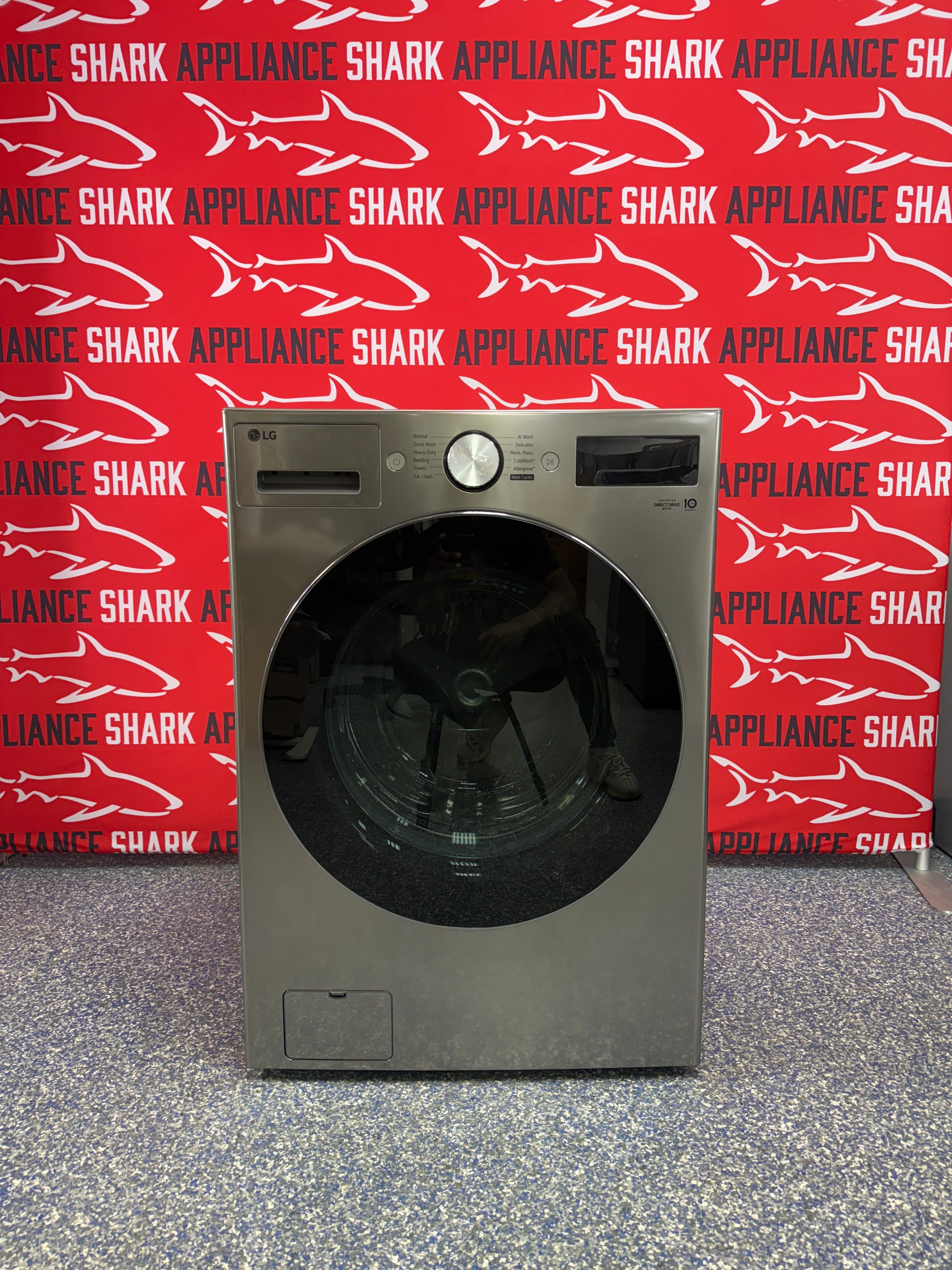Scratch-dent LG front load washer at Appliance Shark. Kansas City’s best washer store.