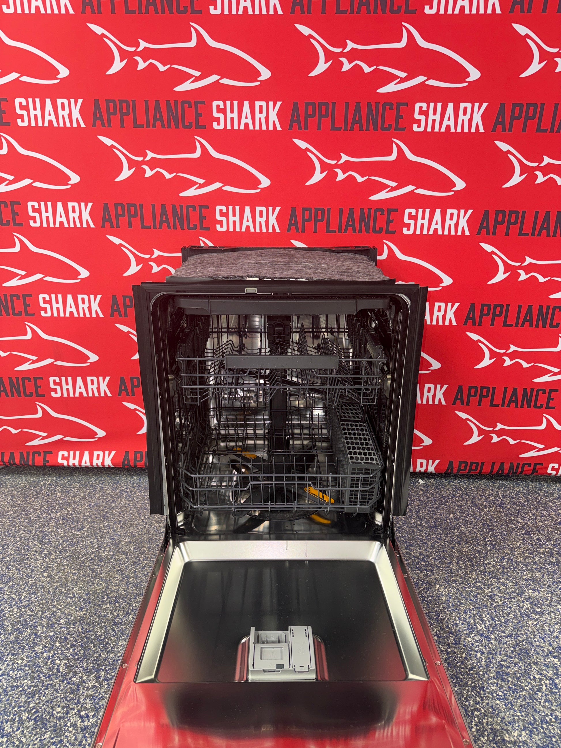 Scratch-dent LG dishwashers at Appliance Shark. Kansas City's best scratch-dent appliance store.