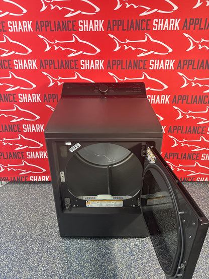 Save on an LG 7.3 cu ft electric dryer with AI sensor dry at Appliance Shark. Overland Park, KS's top scratch-dent appliance store.