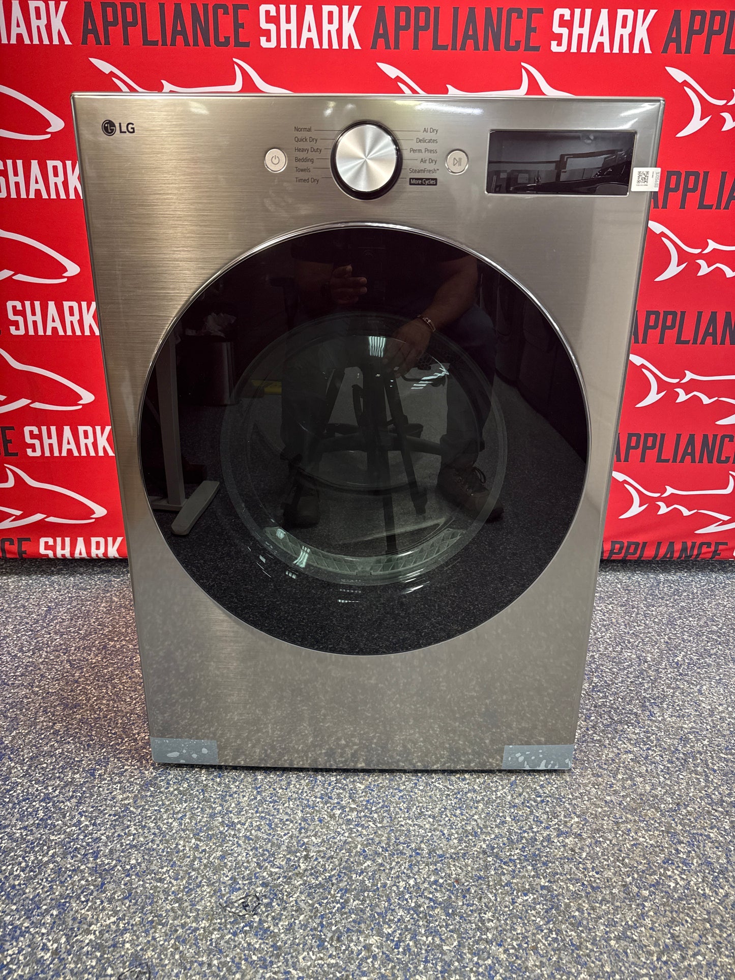 Discount LG smart front load electric dryer at Appliance Shark. Overland Park, KS's premier scratch-dent appliance store.