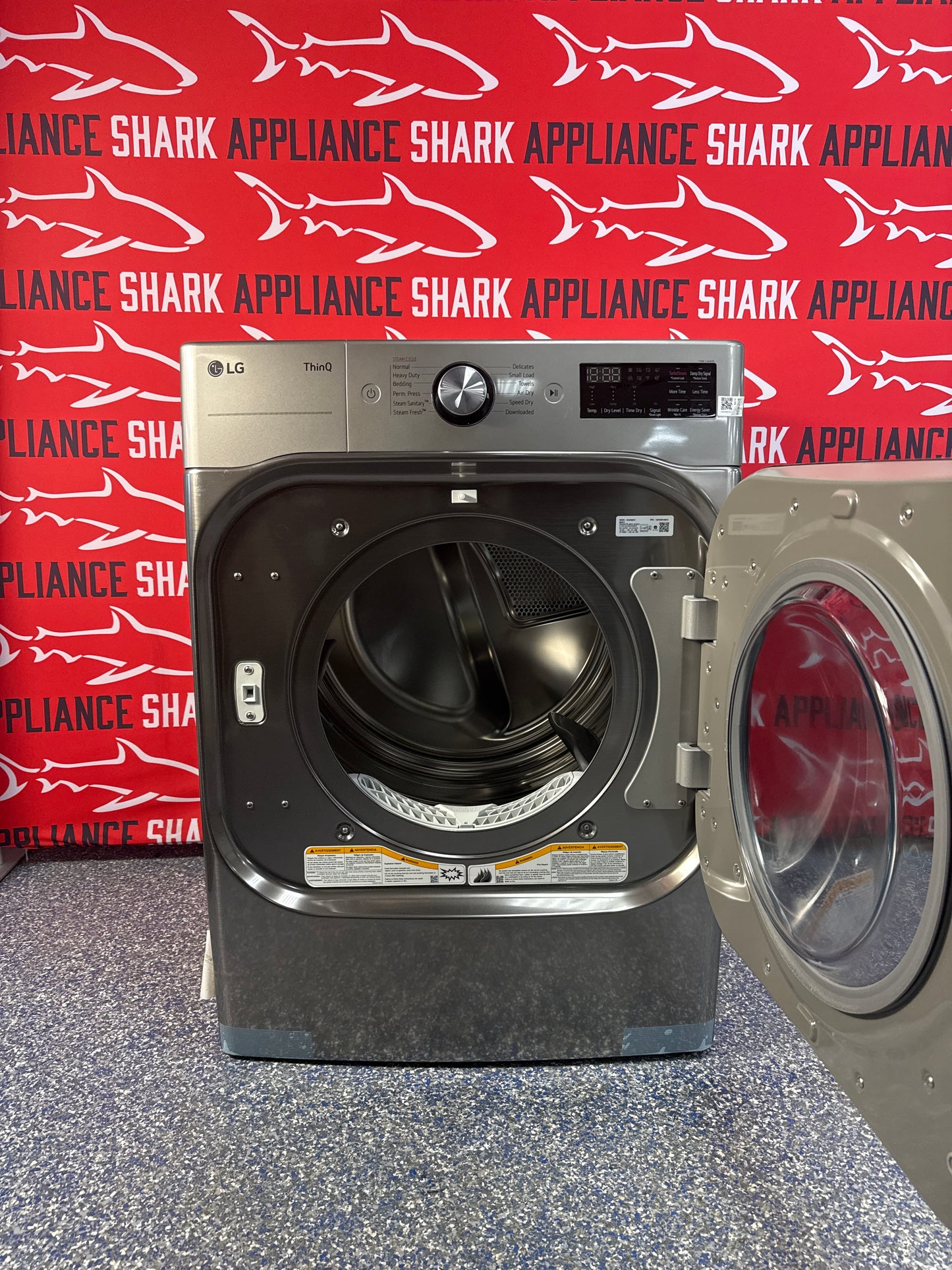 Scratch-dent LG electric dryer at Appliance Shark. Kansas City’s best appliance store.