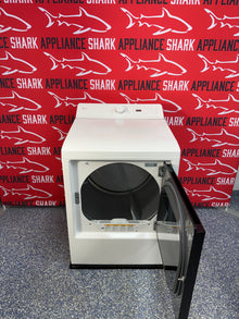 Scratch-dent LG gas dryer at Appliance Shark. Kansas City’s best appliance store.