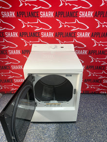 Scratch-dent LG gas dryer at Appliance Shark. Kansas City’s best appliance store.